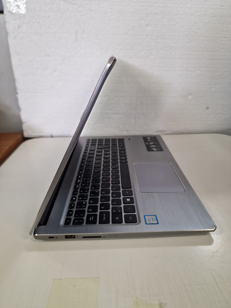 USATO ACER SWIFT 3  • Intel Core i5-8250U 16GB 240GB NVME PC Portatile